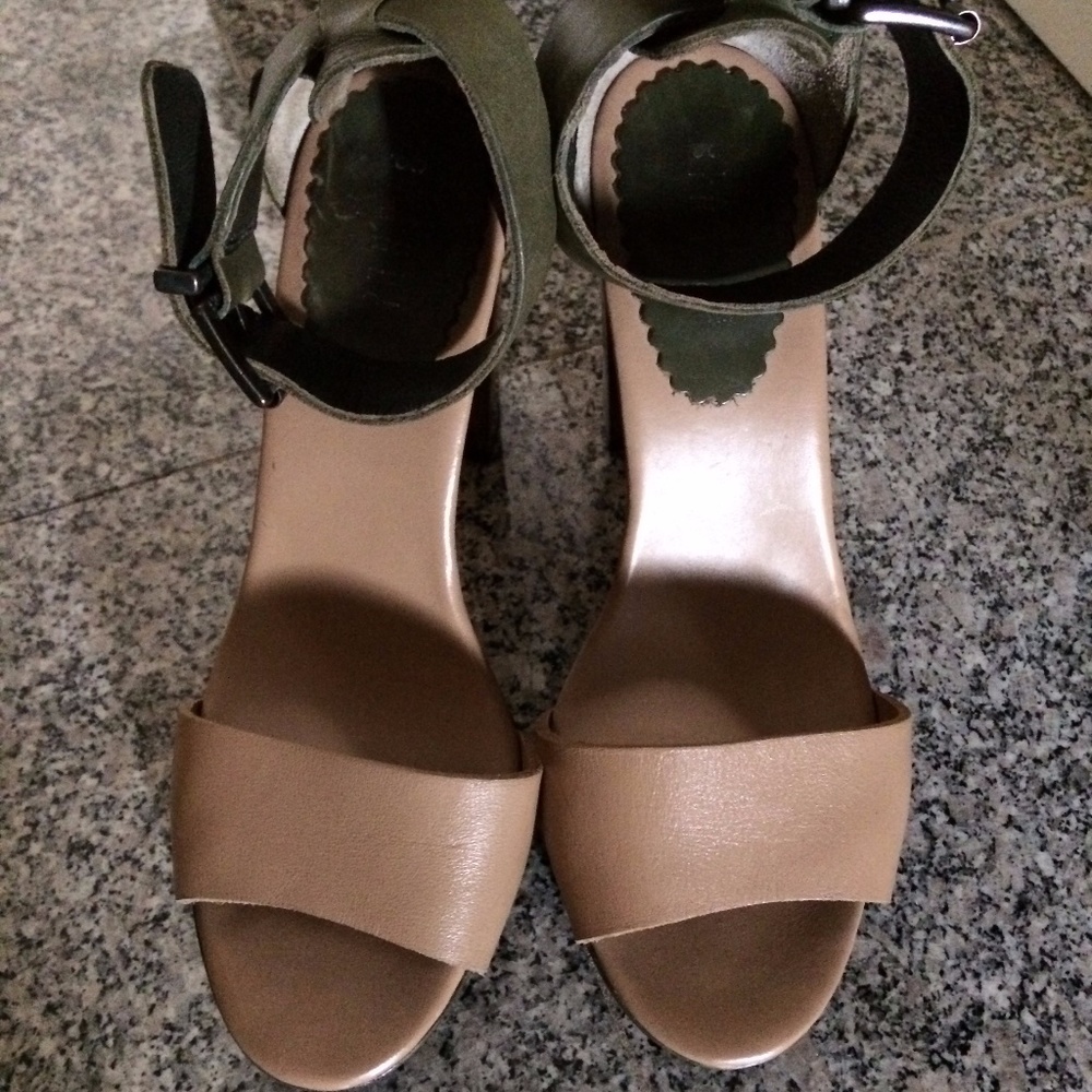 EUC Khaki & Tan Ankle-strap Chunky Heeled Sandal